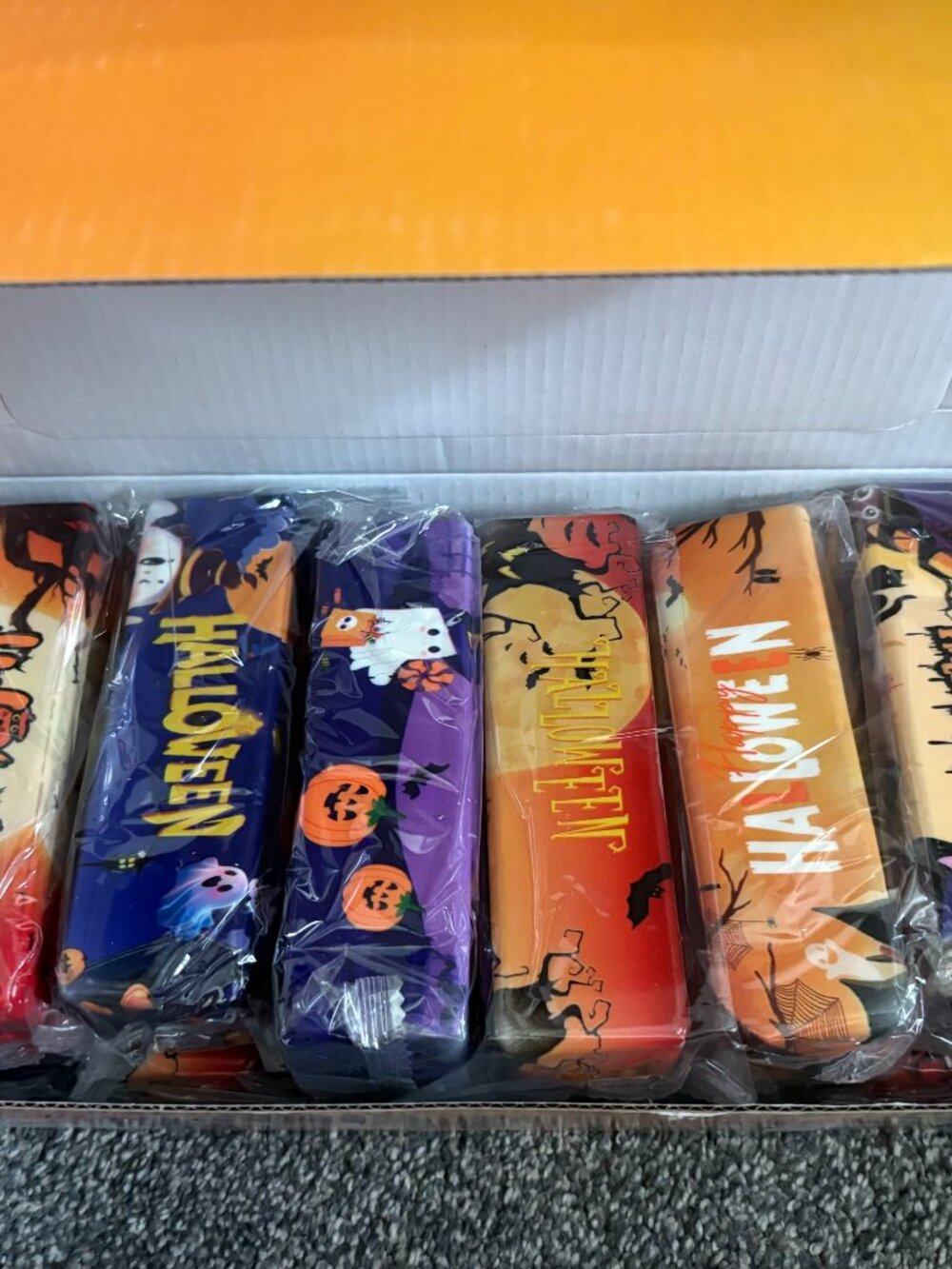HALLOWEEN VARIETY COLORED BUTTERS SQUISHY'S